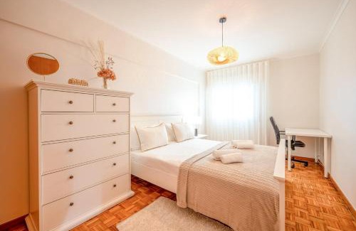 Lumiar Apartment | Cozy Getaway at GuestReady in Lumiar - Family Friendly Stay