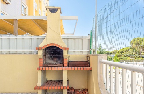 Arrentela Apartment | GuestReady - A Cozy 2BD and 2Bth Apt With A Spacious Terrace