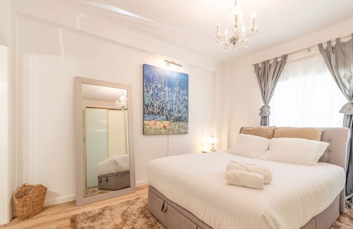 Arrentela Apartment | GuestReady - A Cozy 2BD and 2Bth Apt With A Spacious Terrace