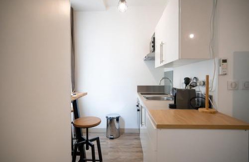 Lazaret Apartment | Tranquil GuestReady Retreat Steps from the Marina