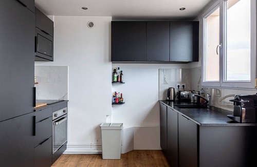 Montrouge Apartment | Unforgettable GuestReady Stay with Panoramic Paris Views