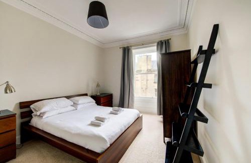 Bruntsfield Apartment | Family-Friendly GuestReady Apartment Near The Meadows