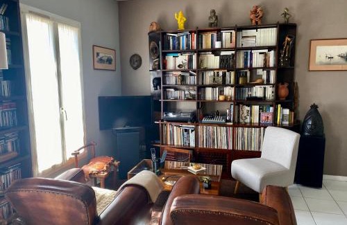 Perigny Apartment | Discover GuestReady - Vintage African Apt near La Rochelle