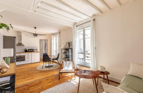 Quartier de Rochechouart Apartment | Discover GuestReady: Prime Apartment in Central Paris IX