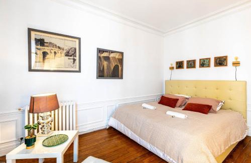 Quartier des Invalides Apartment | Bright Apartment Facing Musée D'Orsay - Perfect for Families