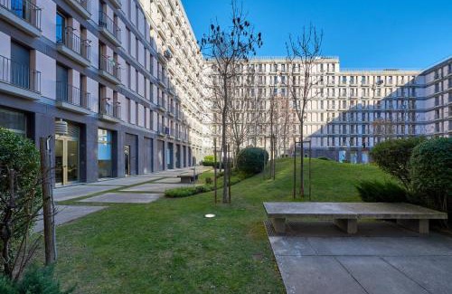 Falca Apartment | Child-Friendly Retreat at GuestReady - Aurora Findings