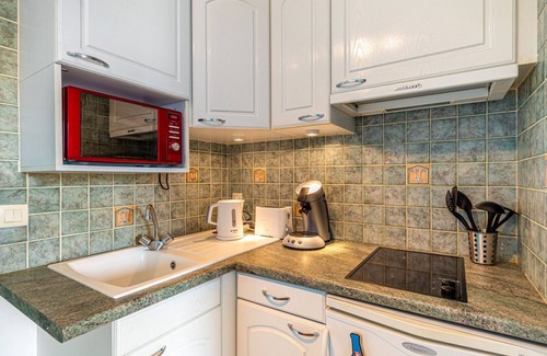 Asnieres-sur-Seine Apartment | Experience Blue Serenity at GuestReady in Asnières-sur-Seine