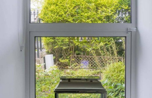 Merrion Apartment | Elegant GuestReady House in Historic Ballsbridge