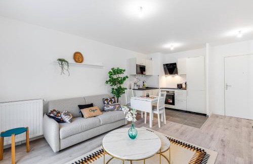 Asnieres-sur-Seine Apartment | Delightful GuestReady Stay Perfect for Family Adventures