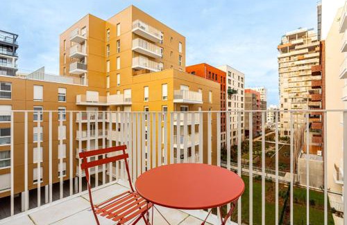 Asnieres-sur-Seine Apartment | Delightful GuestReady Stay Perfect for Family Adventures