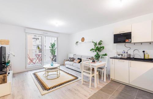 Asnieres-sur-Seine Apartment | Delightful GuestReady Stay Perfect for Family Adventures