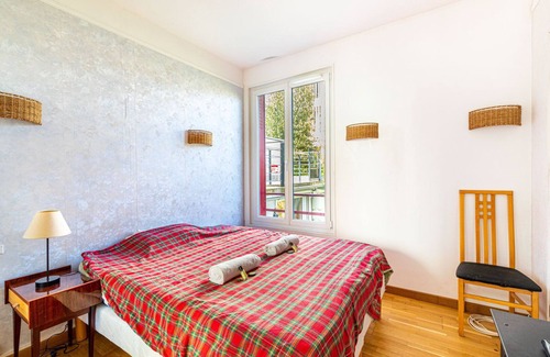 Clamart House | Relaxing Countryside Retreat near Montparnasse with Spa