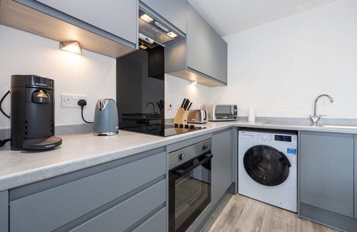 Vauxhall Apartment | Discover Comfort and Amenities at GuestReady Vauxhall