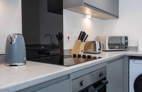 Vauxhall Apartment | Discover Comfort and Amenities at GuestReady Vauxhall