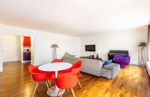 Quartier du Gros-Caillou Apartment | Chic GuestReady with Eiffel Tower Views and Family Amenities