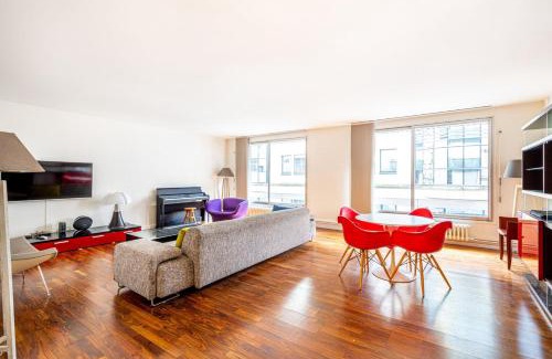 Quartier du Gros-Caillou Apartment | Chic GuestReady with Eiffel Tower Views and Family Amenities