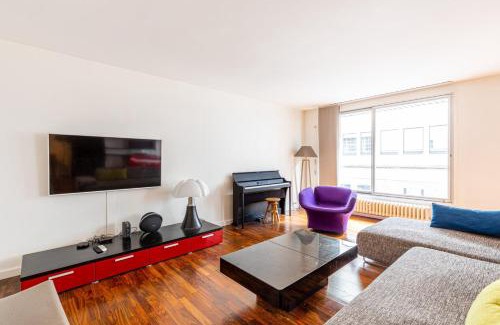 Quartier du Gros-Caillou Apartment | Chic GuestReady with Eiffel Tower Views and Family Amenities