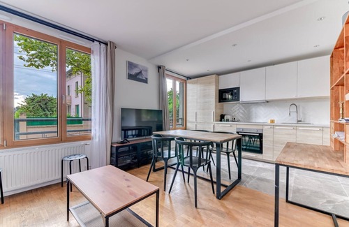 Chartreux - Saint Vincent Apartment | Family-Friendly 1BR Retreat Near City Center Awaits!