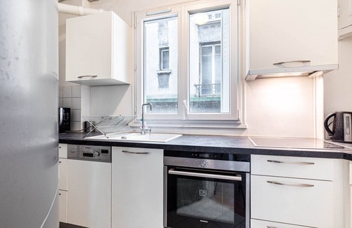 Quinze-Vingts Apartment | Bright Retreat at GuestReady - Steps from La Seine