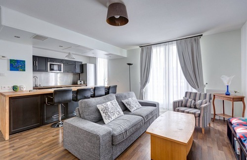 Bordeaux Maritime Apartment | GuestReady - Contemporary Stay with Family-Friendly Amenities