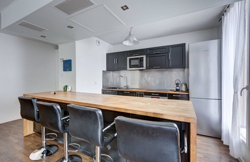 Bordeaux Maritime Apartment | GuestReady - Contemporary Stay with Family-Friendly Amenities