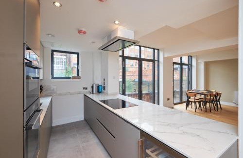 Birmingham City Centre Apartment | Enjoy a Memorable Stay at GuestReady Near City Centre