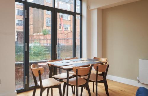 Birmingham City Centre Apartment | Enjoy a Memorable Stay at GuestReady Near City Centre