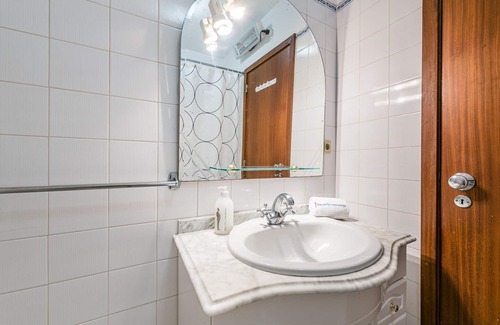 Espinho Apartment | Beachfront Retreat: GuestReady Espinho Flat with Ocean View