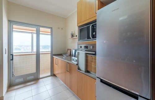Espinho Apartment | GuestReady - Espinho Lux: Family-Friendly & Accessible Stay