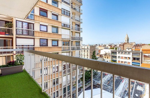 Les Puces de Saint-Ouen Apartment | Discover GuestReady: Cozy Apt in Antique District