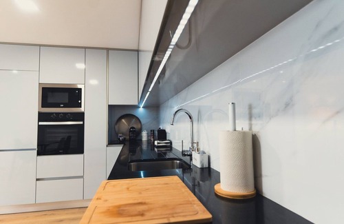 Coimbra City Centre Apartment | Visit GuestReady: Glamorous Getaway in Coimbra Awaits
