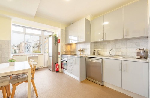 Sao Jorge de Arroios Apartment | Welcoming GuestReady: Ideal Family Stay in Lisbon