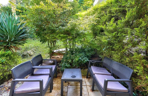 Langoiran Apartment | GuestReady - Incredible Garden Level Apartment in Langoiran