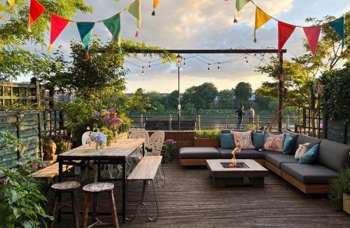 Hammersmith Apartment | Tranquil Leafy Terrace Retreat by the River – Family Friendly