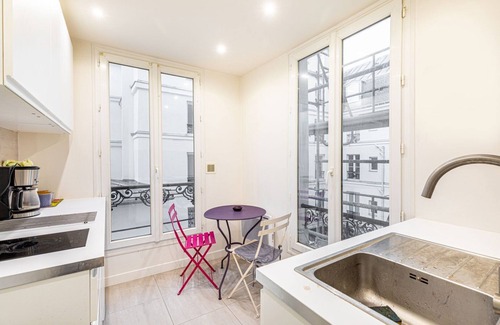 Porte-Saint-Martin Apartment | Enjoy Comfort at GuestReady in the 10th Arr. - Top Amenities