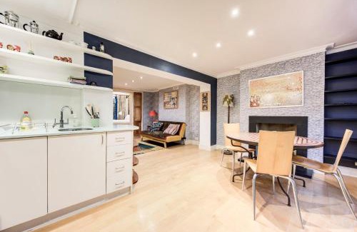 Kennington Apartment | Ideal Family Retreat: GuestReady Classic Near The Oval