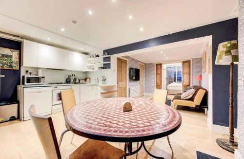 Kennington Apartment | Ideal Family Retreat: GuestReady Classic Near The Oval