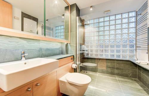 Kennington Apartment | Ideal Family Retreat: GuestReady Classic Near The Oval
