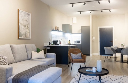 Blackrock Apartment | GuestReady - Oceanview Retreat with Family-Friendly Amenities
