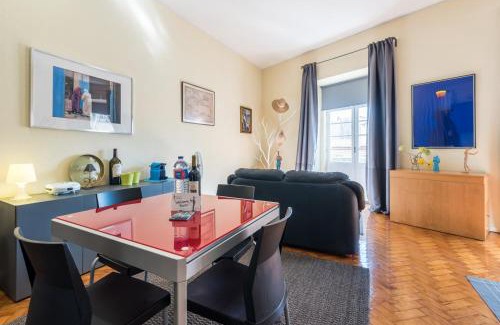 Centro / Baixa Apartment | Affordable Minimalistic Studio in Downtown - Family-Friendly