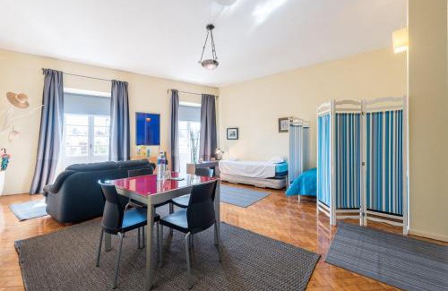 Centro / Baixa Apartment | Affordable Minimalistic Studio in Downtown - Family-Friendly