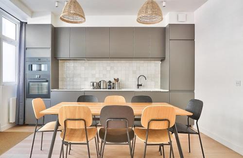 Croulebarbe Apartment | Modern Flat Near Latin Quarter - Child-Friendly Comfort