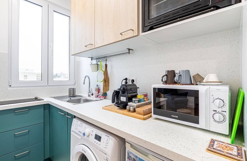 Montreuil Apartment | Modern Retreat in Montreuil: Family-Friendly Comfort Awaiting