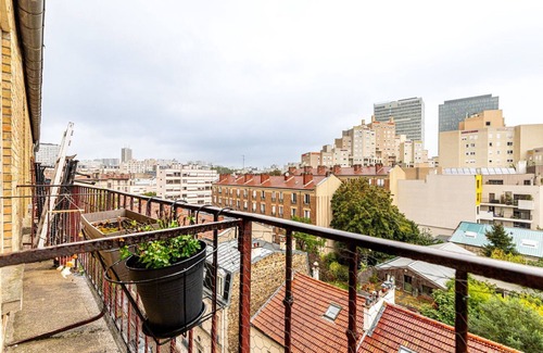 Montreuil Apartment | Modern Retreat in Montreuil: Family-Friendly Comfort Awaiting