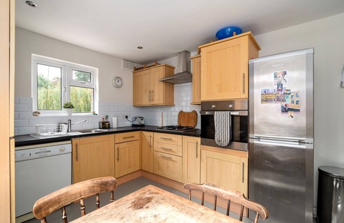 Southwark Apartment | GuestReady - Cozy Retreat with Spa near Peckham