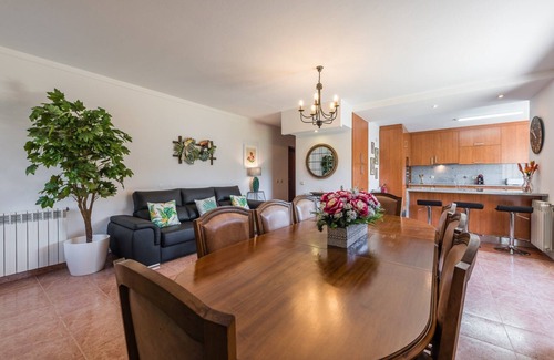 Moledo Apartment | Top-Rated GuestReady - Paracoba House with Family Amenities