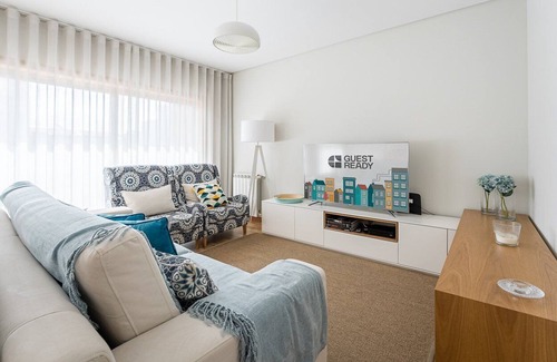 Lavra Apartment | Seabreeze Getaway: Oceanfront Retreat in Lavra