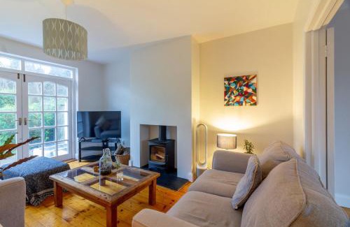 Rathfarnham House | Tranquil Retreat at GuestReady near Castle Golf Club
