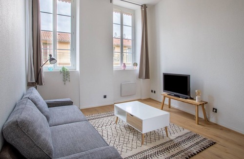 Griffon - Royale Apartment | GuestReady-Spacious apt on slopes of Croix-Rousse