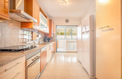 Barcarena Apartment | GuestReady - Inviting Residence with Family-Friendly Amenities